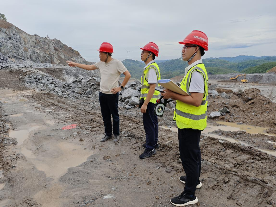 钦州市灵山县佛子镇新村矿区建筑用花岗岩矿安全设施验收评价报告公示